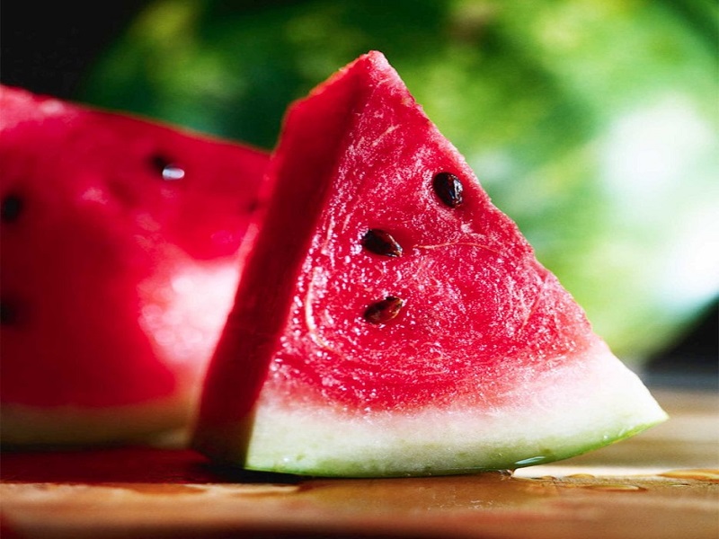in summer session watermelon eating is so healthy for body