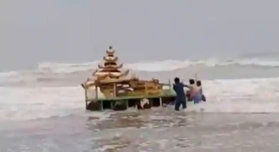 What is the mystery of the golden chariot that was swept away in the cyclone?
