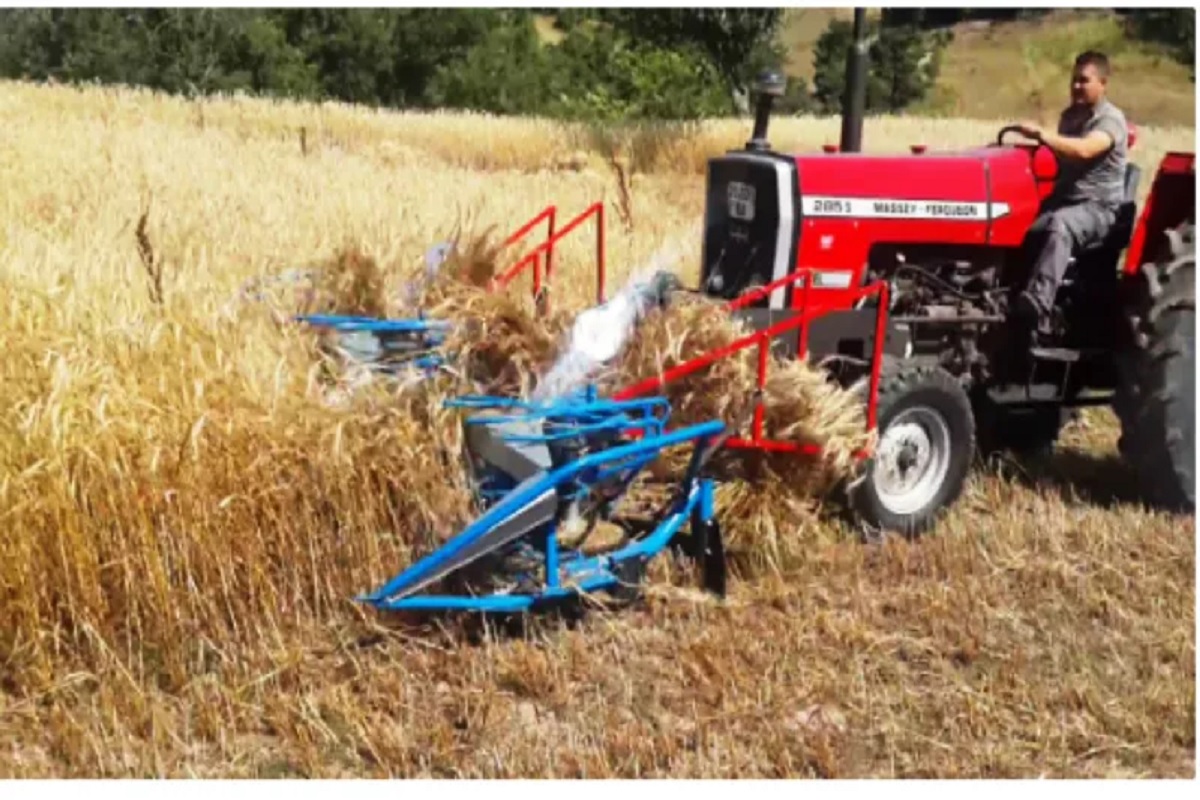 riper machine is so useful for harvesting of wheat,corn,soyabioen crop