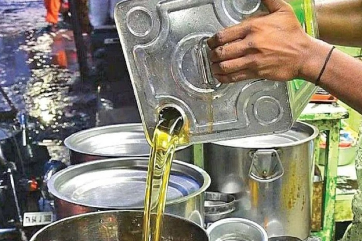 Big discount of Rs.30 on edible oil