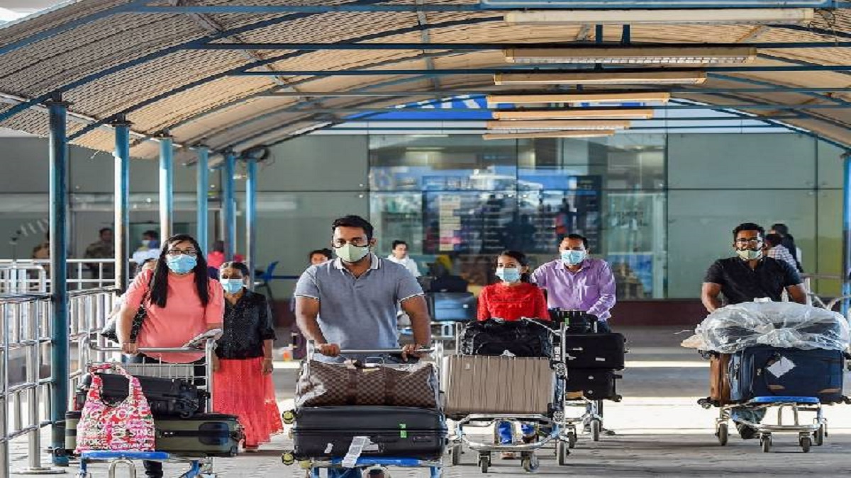 Passengers forced to wear masks again
