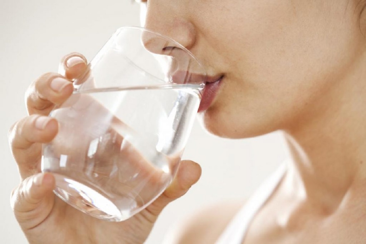 health benifit to drink water before brush at morning