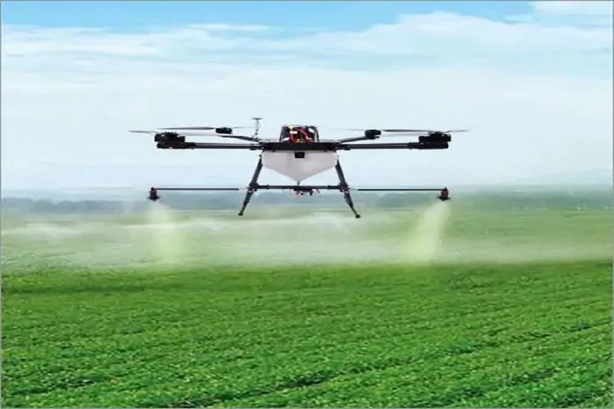 drone for sprey on crop