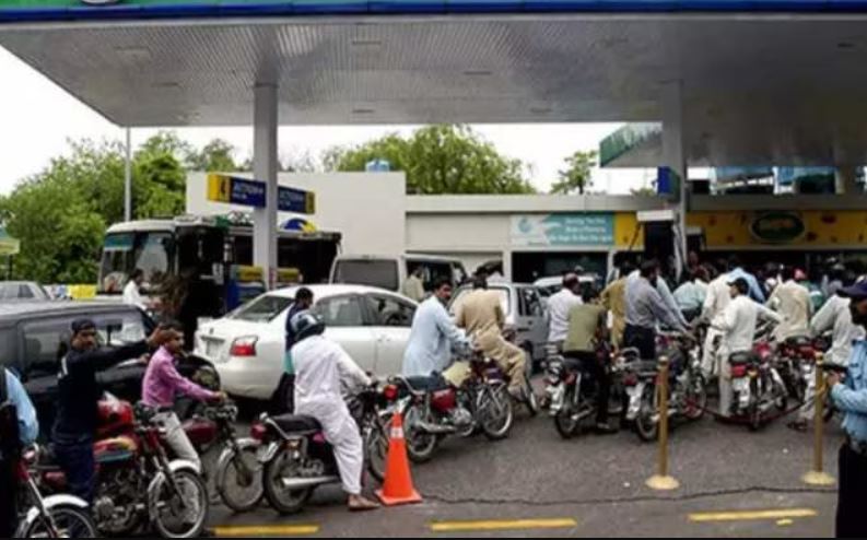 Petrol in Pakistan 282 rupees a liter