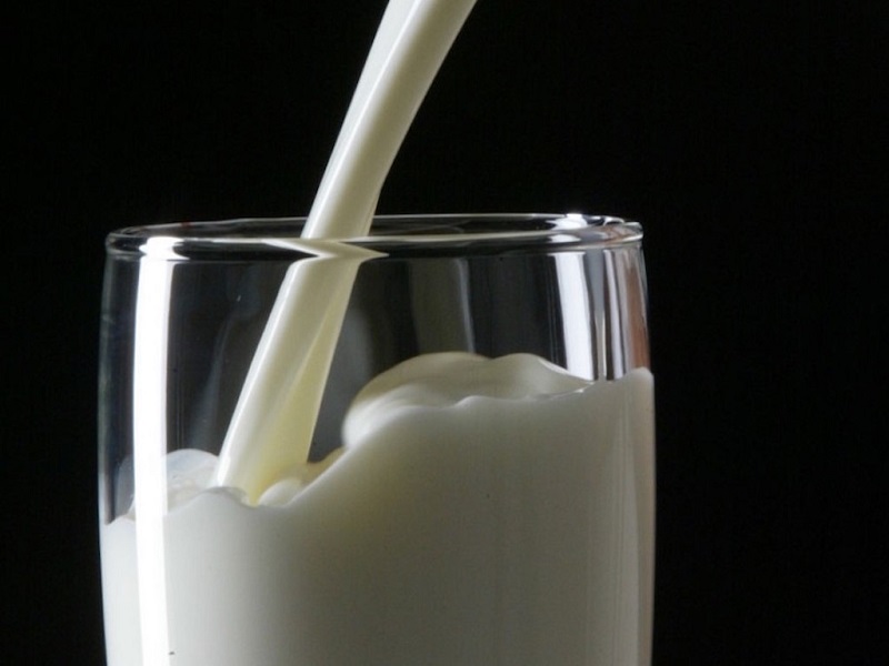 दूध पिण्याचे फायदे